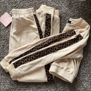 Kittenish Lounge Set